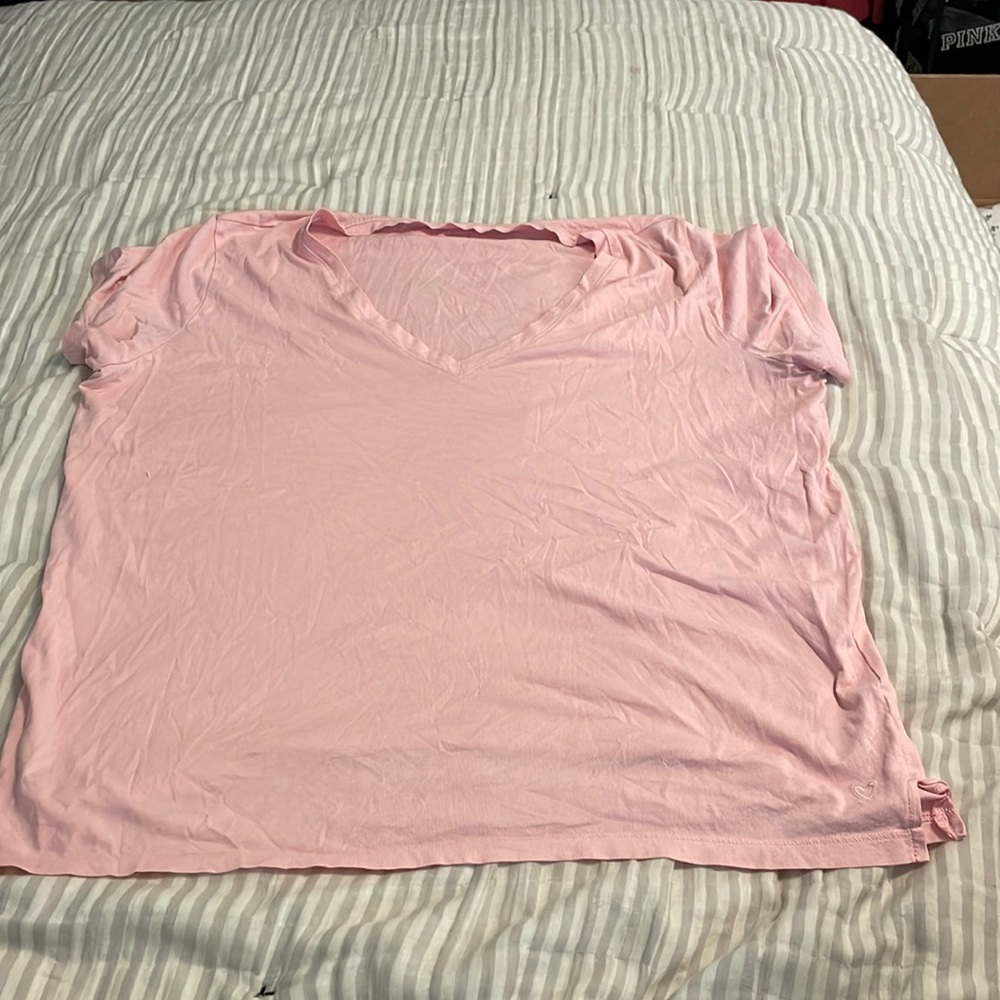 Woman’s XL Pink Victoria’s secret V-neck